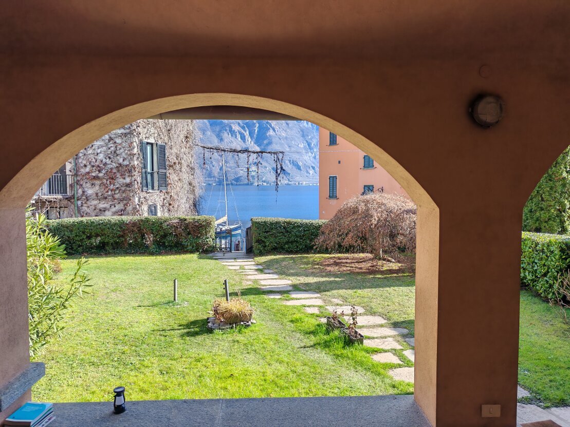 Giardino dell’appartamento Renzo affacciato sul Lago di Como