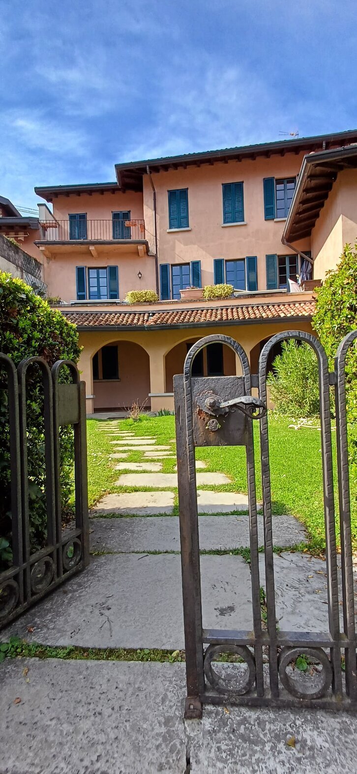 Terrazza di un appartamento con vista sul Lago di Como